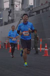 BIB: 9201
                            <button type="button" onclick="openModal(3499308)" class="btn btn-primary btn-sm float-right btn-popup" data-toggle="modal" data-target=".modal-high-quality">
                        <i class="fas fa-shopping-cart"></i> Add to Cart
                    </button>
                                            <button type="button" onclick="isThisMe(3499308, true)" class="btn btn-success btn-sm float-right btn-popup btn-isme hidden" data-toggle="tooltip" data-placement="bottom" title="นี่คือรูปของคุณใช่ไหม คลิกที่นี่เพื่อเอาเข้าอัลบั้ม">
                        <i class="fas fa-plus"></i> Add to album
                    </button>
                    <button type="button" onclick="isThisMe(3499308, false)" class="btn btn-warning btn-sm float-right btn-popup btn-isnotme hidden">
                        <i class="fas fa-ban"></i> Remove from album
                    </button>