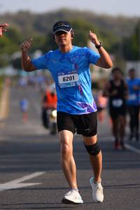 BIB: 6201
                            <button type="button" onclick="openModal(3177650)" class="btn btn-primary btn-sm float-right btn-popup" data-toggle="modal" data-target=".modal-high-quality">
                        <i class="fas fa-shopping-cart"></i> Add to Cart
                    </button>
                                            <button type="button" onclick="isThisMe(3177650, true)" class="btn btn-success btn-sm float-right btn-popup btn-isme hidden" data-toggle="tooltip" data-placement="bottom" title="นี่คือรูปของคุณใช่ไหม คลิกที่นี่เพื่อเอาเข้าอัลบั้ม">
                        <i class="fas fa-plus"></i> Add to album
                    </button>
                    <button type="button" onclick="isThisMe(3177650, false)" class="btn btn-warning btn-sm float-right btn-popup btn-isnotme hidden">
                        <i class="fas fa-ban"></i> Remove from album
                    </button>