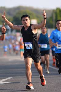 BIB: 922
                            <button type="button" onclick="openModal(3177667)" class="btn btn-primary btn-sm float-right btn-popup" data-toggle="modal" data-target=".modal-high-quality">
                        <i class="fas fa-shopping-cart"></i> Add to Cart
                    </button>
                                            <button type="button" onclick="isThisMe(3177667, true)" class="btn btn-success btn-sm float-right btn-popup btn-isme hidden" data-toggle="tooltip" data-placement="bottom" title="นี่คือรูปของคุณใช่ไหม คลิกที่นี่เพื่อเอาเข้าอัลบั้ม">
                        <i class="fas fa-plus"></i> Add to album
                    </button>
                    <button type="button" onclick="isThisMe(3177667, false)" class="btn btn-warning btn-sm float-right btn-popup btn-isnotme hidden">
                        <i class="fas fa-ban"></i> Remove from album
                    </button>