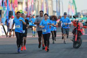 BIB: 6016
                            <button type="button" onclick="openModal(3260297)" class="btn btn-primary btn-sm float-right btn-popup" data-toggle="modal" data-target=".modal-high-quality">
                        <i class="fas fa-shopping-cart"></i> Add to Cart
                    </button>
                                            <button type="button" onclick="isThisMe(3260297, true)" class="btn btn-success btn-sm float-right btn-popup btn-isme hidden" data-toggle="tooltip" data-placement="bottom" title="นี่คือรูปของคุณใช่ไหม คลิกที่นี่เพื่อเอาเข้าอัลบั้ม">
                        <i class="fas fa-plus"></i> Add to album
                    </button>
                    <button type="button" onclick="isThisMe(3260297, false)" class="btn btn-warning btn-sm float-right btn-popup btn-isnotme hidden">
                        <i class="fas fa-ban"></i> Remove from album
                    </button>