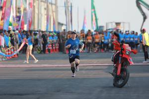 BIB: 6129
                            <button type="button" onclick="openModal(3260349)" class="btn btn-primary btn-sm float-right btn-popup" data-toggle="modal" data-target=".modal-high-quality">
                        <i class="fas fa-shopping-cart"></i> Add to Cart
                    </button>
                                            <button type="button" onclick="isThisMe(3260349, true)" class="btn btn-success btn-sm float-right btn-popup btn-isme hidden" data-toggle="tooltip" data-placement="bottom" title="นี่คือรูปของคุณใช่ไหม คลิกที่นี่เพื่อเอาเข้าอัลบั้ม">
                        <i class="fas fa-plus"></i> Add to album
                    </button>
                    <button type="button" onclick="isThisMe(3260349, false)" class="btn btn-warning btn-sm float-right btn-popup btn-isnotme hidden">
                        <i class="fas fa-ban"></i> Remove from album
                    </button>