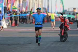 BIB: 6150
                            <button type="button" onclick="openModal(3260345)" class="btn btn-primary btn-sm float-right btn-popup" data-toggle="modal" data-target=".modal-high-quality">
                        <i class="fas fa-shopping-cart"></i> Add to Cart
                    </button>
                                            <button type="button" onclick="isThisMe(3260345, true)" class="btn btn-success btn-sm float-right btn-popup btn-isme hidden" data-toggle="tooltip" data-placement="bottom" title="นี่คือรูปของคุณใช่ไหม คลิกที่นี่เพื่อเอาเข้าอัลบั้ม">
                        <i class="fas fa-plus"></i> Add to album
                    </button>
                    <button type="button" onclick="isThisMe(3260345, false)" class="btn btn-warning btn-sm float-right btn-popup btn-isnotme hidden">
                        <i class="fas fa-ban"></i> Remove from album
                    </button>