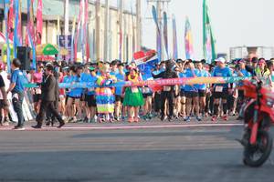 BIB: 
                            <button type="button" onclick="openModal(3260406)" class="btn btn-primary btn-sm float-right btn-popup" data-toggle="modal" data-target=".modal-high-quality">
                        <i class="fas fa-shopping-cart"></i> Add to Cart
                    </button>
                                            <button type="button" onclick="isThisMe(3260406, true)" class="btn btn-success btn-sm float-right btn-popup btn-isme hidden" data-toggle="tooltip" data-placement="bottom" title="นี่คือรูปของคุณใช่ไหม คลิกที่นี่เพื่อเอาเข้าอัลบั้ม">
                        <i class="fas fa-plus"></i> Add to album
                    </button>
                    <button type="button" onclick="isThisMe(3260406, false)" class="btn btn-warning btn-sm float-right btn-popup btn-isnotme hidden">
                        <i class="fas fa-ban"></i> Remove from album
                    </button>