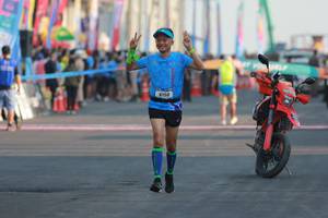 BIB: 6150
                            <button type="button" onclick="openModal(3260346)" class="btn btn-primary btn-sm float-right btn-popup" data-toggle="modal" data-target=".modal-high-quality">
                        <i class="fas fa-shopping-cart"></i> Add to Cart
                    </button>
                                            <button type="button" onclick="isThisMe(3260346, true)" class="btn btn-success btn-sm float-right btn-popup btn-isme hidden" data-toggle="tooltip" data-placement="bottom" title="นี่คือรูปของคุณใช่ไหม คลิกที่นี่เพื่อเอาเข้าอัลบั้ม">
                        <i class="fas fa-plus"></i> Add to album
                    </button>
                    <button type="button" onclick="isThisMe(3260346, false)" class="btn btn-warning btn-sm float-right btn-popup btn-isnotme hidden">
                        <i class="fas fa-ban"></i> Remove from album
                    </button>