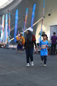 BIB: 8977
                            <button type="button" onclick="openModal(3135704)" class="btn btn-primary btn-sm float-right btn-popup" data-toggle="modal" data-target=".modal-high-quality">
                        <i class="fas fa-shopping-cart"></i> Add to Cart
                    </button>
                                            <button type="button" onclick="isThisMe(3135704, true)" class="btn btn-success btn-sm float-right btn-popup btn-isme hidden" data-toggle="tooltip" data-placement="bottom" title="นี่คือรูปของคุณใช่ไหม คลิกที่นี่เพื่อเอาเข้าอัลบั้ม">
                        <i class="fas fa-plus"></i> Add to album
                    </button>
                    <button type="button" onclick="isThisMe(3135704, false)" class="btn btn-warning btn-sm float-right btn-popup btn-isnotme hidden">
                        <i class="fas fa-ban"></i> Remove from album
                    </button>