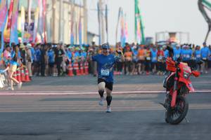 BIB: 6129
                            <button type="button" onclick="openModal(3260360)" class="btn btn-primary btn-sm float-right btn-popup" data-toggle="modal" data-target=".modal-high-quality">
                        <i class="fas fa-shopping-cart"></i> Add to Cart
                    </button>
                                            <button type="button" onclick="isThisMe(3260360, true)" class="btn btn-success btn-sm float-right btn-popup btn-isme hidden" data-toggle="tooltip" data-placement="bottom" title="นี่คือรูปของคุณใช่ไหม คลิกที่นี่เพื่อเอาเข้าอัลบั้ม">
                        <i class="fas fa-plus"></i> Add to album
                    </button>
                    <button type="button" onclick="isThisMe(3260360, false)" class="btn btn-warning btn-sm float-right btn-popup btn-isnotme hidden">
                        <i class="fas fa-ban"></i> Remove from album
                    </button>