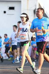 BIB: 8301, 220
                            <button type="button" onclick="openModal(3135112)" class="btn btn-primary btn-sm float-right btn-popup" data-toggle="modal" data-target=".modal-high-quality">
                        <i class="fas fa-shopping-cart"></i> Add to Cart
                    </button>
                                            <button type="button" onclick="isThisMe(3135112, true)" class="btn btn-success btn-sm float-right btn-popup btn-isme hidden" data-toggle="tooltip" data-placement="bottom" title="นี่คือรูปของคุณใช่ไหม คลิกที่นี่เพื่อเอาเข้าอัลบั้ม">
                        <i class="fas fa-plus"></i> Add to album
                    </button>
                    <button type="button" onclick="isThisMe(3135112, false)" class="btn btn-warning btn-sm float-right btn-popup btn-isnotme hidden">
                        <i class="fas fa-ban"></i> Remove from album
                    </button>