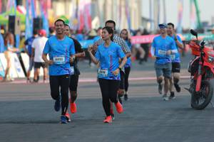 BIB: 6895, 6016
                            <button type="button" onclick="openModal(3260301)" class="btn btn-primary btn-sm float-right btn-popup" data-toggle="modal" data-target=".modal-high-quality">
                        <i class="fas fa-shopping-cart"></i> Add to Cart
                    </button>
                                            <button type="button" onclick="isThisMe(3260301, true)" class="btn btn-success btn-sm float-right btn-popup btn-isme hidden" data-toggle="tooltip" data-placement="bottom" title="นี่คือรูปของคุณใช่ไหม คลิกที่นี่เพื่อเอาเข้าอัลบั้ม">
                        <i class="fas fa-plus"></i> Add to album
                    </button>
                    <button type="button" onclick="isThisMe(3260301, false)" class="btn btn-warning btn-sm float-right btn-popup btn-isnotme hidden">
                        <i class="fas fa-ban"></i> Remove from album
                    </button>