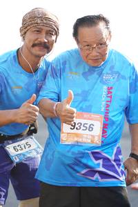 BIB: 356, 6375
                            <button type="button" onclick="openModal(3211178)" class="btn btn-primary btn-sm float-right btn-popup" data-toggle="modal" data-target=".modal-high-quality">
                        <i class="fas fa-shopping-cart"></i> Add to Cart
                    </button>
                                            <button type="button" onclick="isThisMe(3211178, true)" class="btn btn-success btn-sm float-right btn-popup btn-isme hidden" data-toggle="tooltip" data-placement="bottom" title="นี่คือรูปของคุณใช่ไหม คลิกที่นี่เพื่อเอาเข้าอัลบั้ม">
                        <i class="fas fa-plus"></i> Add to album
                    </button>
                    <button type="button" onclick="isThisMe(3211178, false)" class="btn btn-warning btn-sm float-right btn-popup btn-isnotme hidden">
                        <i class="fas fa-ban"></i> Remove from album
                    </button>