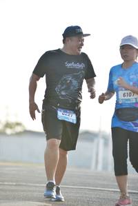 BIB: 610
                            <button type="button" onclick="openModal(3401391)" class="btn btn-primary btn-sm float-right btn-popup" data-toggle="modal" data-target=".modal-high-quality">
                        <i class="fas fa-shopping-cart"></i> Add to Cart
                    </button>
                                            <button type="button" onclick="isThisMe(3401391, true)" class="btn btn-success btn-sm float-right btn-popup btn-isme hidden" data-toggle="tooltip" data-placement="bottom" title="นี่คือรูปของคุณใช่ไหม คลิกที่นี่เพื่อเอาเข้าอัลบั้ม">
                        <i class="fas fa-plus"></i> Add to album
                    </button>
                    <button type="button" onclick="isThisMe(3401391, false)" class="btn btn-warning btn-sm float-right btn-popup btn-isnotme hidden">
                        <i class="fas fa-ban"></i> Remove from album
                    </button>