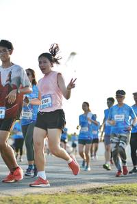 BIB: 6700, 251
                            <button type="button" onclick="openModal(3400280)" class="btn btn-primary btn-sm float-right btn-popup" data-toggle="modal" data-target=".modal-high-quality">
                        <i class="fas fa-shopping-cart"></i> Add to Cart
                    </button>
                                            <button type="button" onclick="isThisMe(3400280, true)" class="btn btn-success btn-sm float-right btn-popup btn-isme hidden" data-toggle="tooltip" data-placement="bottom" title="นี่คือรูปของคุณใช่ไหม คลิกที่นี่เพื่อเอาเข้าอัลบั้ม">
                        <i class="fas fa-plus"></i> Add to album
                    </button>
                    <button type="button" onclick="isThisMe(3400280, false)" class="btn btn-warning btn-sm float-right btn-popup btn-isnotme hidden">
                        <i class="fas fa-ban"></i> Remove from album
                    </button>