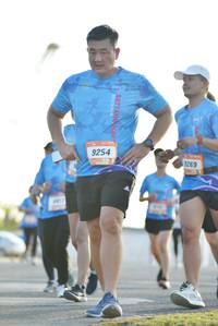 BIB: 9254, 269
                            <button type="button" onclick="openModal(3404735)" class="btn btn-primary btn-sm float-right btn-popup" data-toggle="modal" data-target=".modal-high-quality">
                        <i class="fas fa-shopping-cart"></i> Add to Cart
                    </button>
                                            <button type="button" onclick="isThisMe(3404735, true)" class="btn btn-success btn-sm float-right btn-popup btn-isme hidden" data-toggle="tooltip" data-placement="bottom" title="นี่คือรูปของคุณใช่ไหม คลิกที่นี่เพื่อเอาเข้าอัลบั้ม">
                        <i class="fas fa-plus"></i> Add to album
                    </button>
                    <button type="button" onclick="isThisMe(3404735, false)" class="btn btn-warning btn-sm float-right btn-popup btn-isnotme hidden">
                        <i class="fas fa-ban"></i> Remove from album
                    </button>