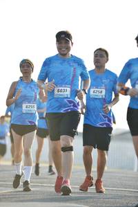 BIB: 6031, 6258, 6255
                            <button type="button" onclick="openModal(3399752)" class="btn btn-primary btn-sm float-right btn-popup" data-toggle="modal" data-target=".modal-high-quality">
                        <i class="fas fa-shopping-cart"></i> Add to Cart
                    </button>
                                            <button type="button" onclick="isThisMe(3399752, true)" class="btn btn-success btn-sm float-right btn-popup btn-isme hidden" data-toggle="tooltip" data-placement="bottom" title="นี่คือรูปของคุณใช่ไหม คลิกที่นี่เพื่อเอาเข้าอัลบั้ม">
                        <i class="fas fa-plus"></i> Add to album
                    </button>
                    <button type="button" onclick="isThisMe(3399752, false)" class="btn btn-warning btn-sm float-right btn-popup btn-isnotme hidden">
                        <i class="fas fa-ban"></i> Remove from album
                    </button>