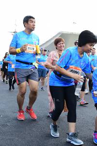 BIB: 979, 9394
                            <button type="button" onclick="openModal(3352674)" class="btn btn-primary btn-sm float-right btn-popup" data-toggle="modal" data-target=".modal-high-quality">
                        <i class="fas fa-shopping-cart"></i> Add to Cart
                    </button>
                                            <button type="button" onclick="isThisMe(3352674, true)" class="btn btn-success btn-sm float-right btn-popup btn-isme hidden" data-toggle="tooltip" data-placement="bottom" title="นี่คือรูปของคุณใช่ไหม คลิกที่นี่เพื่อเอาเข้าอัลบั้ม">
                        <i class="fas fa-plus"></i> Add to album
                    </button>
                    <button type="button" onclick="isThisMe(3352674, false)" class="btn btn-warning btn-sm float-right btn-popup btn-isnotme hidden">
                        <i class="fas fa-ban"></i> Remove from album
                    </button>