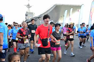 BIB: 1052
                            <button type="button" onclick="openModal(3352811)" class="btn btn-primary btn-sm float-right btn-popup" data-toggle="modal" data-target=".modal-high-quality">
                        <i class="fas fa-shopping-cart"></i> Add to Cart
                    </button>
                                            <button type="button" onclick="isThisMe(3352811, true)" class="btn btn-success btn-sm float-right btn-popup btn-isme hidden" data-toggle="tooltip" data-placement="bottom" title="นี่คือรูปของคุณใช่ไหม คลิกที่นี่เพื่อเอาเข้าอัลบั้ม">
                        <i class="fas fa-plus"></i> Add to album
                    </button>
                    <button type="button" onclick="isThisMe(3352811, false)" class="btn btn-warning btn-sm float-right btn-popup btn-isnotme hidden">
                        <i class="fas fa-ban"></i> Remove from album
                    </button>