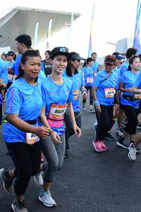 BIB: 860
                            <button type="button" onclick="openModal(3352864)" class="btn btn-primary btn-sm float-right btn-popup" data-toggle="modal" data-target=".modal-high-quality">
                        <i class="fas fa-shopping-cart"></i> Add to Cart
                    </button>
                                            <button type="button" onclick="isThisMe(3352864, true)" class="btn btn-success btn-sm float-right btn-popup btn-isme hidden" data-toggle="tooltip" data-placement="bottom" title="นี่คือรูปของคุณใช่ไหม คลิกที่นี่เพื่อเอาเข้าอัลบั้ม">
                        <i class="fas fa-plus"></i> Add to album
                    </button>
                    <button type="button" onclick="isThisMe(3352864, false)" class="btn btn-warning btn-sm float-right btn-popup btn-isnotme hidden">
                        <i class="fas fa-ban"></i> Remove from album
                    </button>