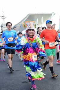 BIB: 9655, 9268, 922
                            <button type="button" onclick="openModal(3352464)" class="btn btn-primary btn-sm float-right btn-popup" data-toggle="modal" data-target=".modal-high-quality">
                        <i class="fas fa-shopping-cart"></i> Add to Cart
                    </button>
                                            <button type="button" onclick="isThisMe(3352464, true)" class="btn btn-success btn-sm float-right btn-popup btn-isme hidden" data-toggle="tooltip" data-placement="bottom" title="นี่คือรูปของคุณใช่ไหม คลิกที่นี่เพื่อเอาเข้าอัลบั้ม">
                        <i class="fas fa-plus"></i> Add to album
                    </button>
                    <button type="button" onclick="isThisMe(3352464, false)" class="btn btn-warning btn-sm float-right btn-popup btn-isnotme hidden">
                        <i class="fas fa-ban"></i> Remove from album
                    </button>