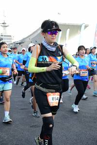 BIB: 9024
                            <button type="button" onclick="openModal(3352504)" class="btn btn-primary btn-sm float-right btn-popup" data-toggle="modal" data-target=".modal-high-quality">
                        <i class="fas fa-shopping-cart"></i> Add to Cart
                    </button>
                                            <button type="button" onclick="isThisMe(3352504, true)" class="btn btn-success btn-sm float-right btn-popup btn-isme hidden" data-toggle="tooltip" data-placement="bottom" title="นี่คือรูปของคุณใช่ไหม คลิกที่นี่เพื่อเอาเข้าอัลบั้ม">
                        <i class="fas fa-plus"></i> Add to album
                    </button>
                    <button type="button" onclick="isThisMe(3352504, false)" class="btn btn-warning btn-sm float-right btn-popup btn-isnotme hidden">
                        <i class="fas fa-ban"></i> Remove from album
                    </button>