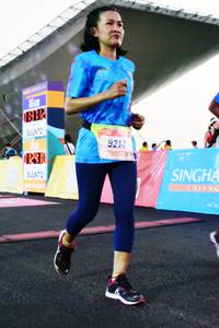 BIB: 9214, 0211
                            <button type="button" onclick="openModal(3465171)" class="btn btn-primary btn-sm float-right btn-popup" data-toggle="modal" data-target=".modal-high-quality">
                        <i class="fas fa-shopping-cart"></i> Add to Cart
                    </button>
                                            <button type="button" onclick="isThisMe(3465171, true)" class="btn btn-success btn-sm float-right btn-popup btn-isme hidden" data-toggle="tooltip" data-placement="bottom" title="นี่คือรูปของคุณใช่ไหม คลิกที่นี่เพื่อเอาเข้าอัลบั้ม">
                        <i class="fas fa-plus"></i> Add to album
                    </button>
                    <button type="button" onclick="isThisMe(3465171, false)" class="btn btn-warning btn-sm float-right btn-popup btn-isnotme hidden">
                        <i class="fas fa-ban"></i> Remove from album
                    </button>