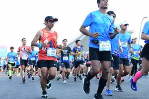 BIB: 674, 6723, 0436
                            <button type="button" onclick="openModal(3344977)" class="btn btn-primary btn-sm float-right btn-popup" data-toggle="modal" data-target=".modal-high-quality">
                        <i class="fas fa-shopping-cart"></i> Add to Cart
                    </button>
                                            <button type="button" onclick="isThisMe(3344977, true)" class="btn btn-success btn-sm float-right btn-popup btn-isme hidden" data-toggle="tooltip" data-placement="bottom" title="นี่คือรูปของคุณใช่ไหม คลิกที่นี่เพื่อเอาเข้าอัลบั้ม">
                        <i class="fas fa-plus"></i> Add to album
                    </button>
                    <button type="button" onclick="isThisMe(3344977, false)" class="btn btn-warning btn-sm float-right btn-popup btn-isnotme hidden">
                        <i class="fas fa-ban"></i> Remove from album
                    </button>