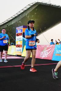 BIB: 8620, 8720
                            <button type="button" onclick="openModal(3515457)" class="btn btn-primary btn-sm float-right btn-popup" data-toggle="modal" data-target=".modal-high-quality">
                        <i class="fas fa-shopping-cart"></i> Add to Cart
                    </button>
                                            <button type="button" onclick="isThisMe(3515457, true)" class="btn btn-success btn-sm float-right btn-popup btn-isme hidden" data-toggle="tooltip" data-placement="bottom" title="นี่คือรูปของคุณใช่ไหม คลิกที่นี่เพื่อเอาเข้าอัลบั้ม">
                        <i class="fas fa-plus"></i> Add to album
                    </button>
                    <button type="button" onclick="isThisMe(3515457, false)" class="btn btn-warning btn-sm float-right btn-popup btn-isnotme hidden">
                        <i class="fas fa-ban"></i> Remove from album
                    </button>