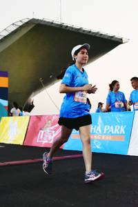 BIB: 983
                            <button type="button" onclick="openModal(3515446)" class="btn btn-primary btn-sm float-right btn-popup" data-toggle="modal" data-target=".modal-high-quality">
                        <i class="fas fa-shopping-cart"></i> Add to Cart
                    </button>
                                            <button type="button" onclick="isThisMe(3515446, true)" class="btn btn-success btn-sm float-right btn-popup btn-isme hidden" data-toggle="tooltip" data-placement="bottom" title="นี่คือรูปของคุณใช่ไหม คลิกที่นี่เพื่อเอาเข้าอัลบั้ม">
                        <i class="fas fa-plus"></i> Add to album
                    </button>
                    <button type="button" onclick="isThisMe(3515446, false)" class="btn btn-warning btn-sm float-right btn-popup btn-isnotme hidden">
                        <i class="fas fa-ban"></i> Remove from album
                    </button>