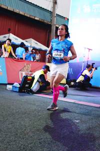 BIB: 6040
                            <button type="button" onclick="openModal(3515472)" class="btn btn-primary btn-sm float-right btn-popup" data-toggle="modal" data-target=".modal-high-quality">
                        <i class="fas fa-shopping-cart"></i> Add to Cart
                    </button>
                                            <button type="button" onclick="isThisMe(3515472, true)" class="btn btn-success btn-sm float-right btn-popup btn-isme hidden" data-toggle="tooltip" data-placement="bottom" title="นี่คือรูปของคุณใช่ไหม คลิกที่นี่เพื่อเอาเข้าอัลบั้ม">
                        <i class="fas fa-plus"></i> Add to album
                    </button>
                    <button type="button" onclick="isThisMe(3515472, false)" class="btn btn-warning btn-sm float-right btn-popup btn-isnotme hidden">
                        <i class="fas fa-ban"></i> Remove from album
                    </button>