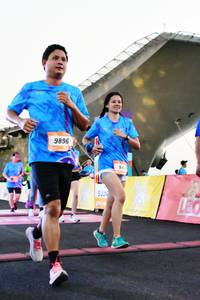 BIB: 9896
                            <button type="button" onclick="openModal(3513399)" class="btn btn-primary btn-sm float-right btn-popup" data-toggle="modal" data-target=".modal-high-quality">
                        <i class="fas fa-shopping-cart"></i> Add to Cart
                    </button>
                                            <button type="button" onclick="isThisMe(3513399, true)" class="btn btn-success btn-sm float-right btn-popup btn-isme hidden" data-toggle="tooltip" data-placement="bottom" title="นี่คือรูปของคุณใช่ไหม คลิกที่นี่เพื่อเอาเข้าอัลบั้ม">
                        <i class="fas fa-plus"></i> Add to album
                    </button>
                    <button type="button" onclick="isThisMe(3513399, false)" class="btn btn-warning btn-sm float-right btn-popup btn-isnotme hidden">
                        <i class="fas fa-ban"></i> Remove from album
                    </button>