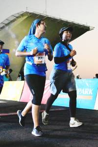 BIB: 871
                            <button type="button" onclick="openModal(3454876)" class="btn btn-primary btn-sm float-right btn-popup" data-toggle="modal" data-target=".modal-high-quality">
                        <i class="fas fa-shopping-cart"></i> Add to Cart
                    </button>
                                            <button type="button" onclick="isThisMe(3454876, true)" class="btn btn-success btn-sm float-right btn-popup btn-isme hidden" data-toggle="tooltip" data-placement="bottom" title="นี่คือรูปของคุณใช่ไหม คลิกที่นี่เพื่อเอาเข้าอัลบั้ม">
                        <i class="fas fa-plus"></i> Add to album
                    </button>
                    <button type="button" onclick="isThisMe(3454876, false)" class="btn btn-warning btn-sm float-right btn-popup btn-isnotme hidden">
                        <i class="fas fa-ban"></i> Remove from album
                    </button>