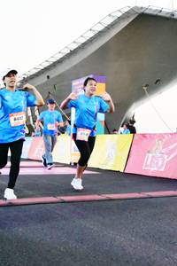 BIB: 8402, 8944
                            <button type="button" onclick="openModal(3464752)" class="btn btn-primary btn-sm float-right btn-popup" data-toggle="modal" data-target=".modal-high-quality">
                        <i class="fas fa-shopping-cart"></i> Add to Cart
                    </button>
                                            <button type="button" onclick="isThisMe(3464752, true)" class="btn btn-success btn-sm float-right btn-popup btn-isme hidden" data-toggle="tooltip" data-placement="bottom" title="นี่คือรูปของคุณใช่ไหม คลิกที่นี่เพื่อเอาเข้าอัลบั้ม">
                        <i class="fas fa-plus"></i> Add to album
                    </button>
                    <button type="button" onclick="isThisMe(3464752, false)" class="btn btn-warning btn-sm float-right btn-popup btn-isnotme hidden">
                        <i class="fas fa-ban"></i> Remove from album
                    </button>