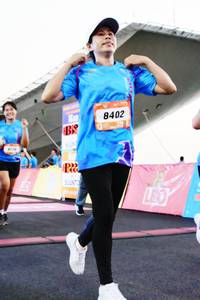 BIB: 8402
                            <button type="button" onclick="openModal(3464765)" class="btn btn-primary btn-sm float-right btn-popup" data-toggle="modal" data-target=".modal-high-quality">
                        <i class="fas fa-shopping-cart"></i> Add to Cart
                    </button>
                                            <button type="button" onclick="isThisMe(3464765, true)" class="btn btn-success btn-sm float-right btn-popup btn-isme hidden" data-toggle="tooltip" data-placement="bottom" title="นี่คือรูปของคุณใช่ไหม คลิกที่นี่เพื่อเอาเข้าอัลบั้ม">
                        <i class="fas fa-plus"></i> Add to album
                    </button>
                    <button type="button" onclick="isThisMe(3464765, false)" class="btn btn-warning btn-sm float-right btn-popup btn-isnotme hidden">
                        <i class="fas fa-ban"></i> Remove from album
                    </button>