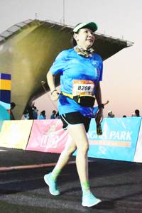 BIB: 8208
                            <button type="button" onclick="openModal(3454899)" class="btn btn-primary btn-sm float-right btn-popup" data-toggle="modal" data-target=".modal-high-quality">
                        <i class="fas fa-shopping-cart"></i> Add to Cart
                    </button>
                                            <button type="button" onclick="isThisMe(3454899, true)" class="btn btn-success btn-sm float-right btn-popup btn-isme hidden" data-toggle="tooltip" data-placement="bottom" title="นี่คือรูปของคุณใช่ไหม คลิกที่นี่เพื่อเอาเข้าอัลบั้ม">
                        <i class="fas fa-plus"></i> Add to album
                    </button>
                    <button type="button" onclick="isThisMe(3454899, false)" class="btn btn-warning btn-sm float-right btn-popup btn-isnotme hidden">
                        <i class="fas fa-ban"></i> Remove from album
                    </button>