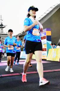 BIB: 9207
                            <button type="button" onclick="openModal(3465092)" class="btn btn-primary btn-sm float-right btn-popup" data-toggle="modal" data-target=".modal-high-quality">
                        <i class="fas fa-shopping-cart"></i> Add to Cart
                    </button>
                                            <button type="button" onclick="isThisMe(3465092, true)" class="btn btn-success btn-sm float-right btn-popup btn-isme hidden" data-toggle="tooltip" data-placement="bottom" title="นี่คือรูปของคุณใช่ไหม คลิกที่นี่เพื่อเอาเข้าอัลบั้ม">
                        <i class="fas fa-plus"></i> Add to album
                    </button>
                    <button type="button" onclick="isThisMe(3465092, false)" class="btn btn-warning btn-sm float-right btn-popup btn-isnotme hidden">
                        <i class="fas fa-ban"></i> Remove from album
                    </button>