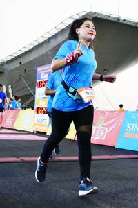 BIB: 910
                            <button type="button" onclick="openModal(3513396)" class="btn btn-primary btn-sm float-right btn-popup" data-toggle="modal" data-target=".modal-high-quality">
                        <i class="fas fa-shopping-cart"></i> Add to Cart
                    </button>
                                            <button type="button" onclick="isThisMe(3513396, true)" class="btn btn-success btn-sm float-right btn-popup btn-isme hidden" data-toggle="tooltip" data-placement="bottom" title="นี่คือรูปของคุณใช่ไหม คลิกที่นี่เพื่อเอาเข้าอัลบั้ม">
                        <i class="fas fa-plus"></i> Add to album
                    </button>
                    <button type="button" onclick="isThisMe(3513396, false)" class="btn btn-warning btn-sm float-right btn-popup btn-isnotme hidden">
                        <i class="fas fa-ban"></i> Remove from album
                    </button>