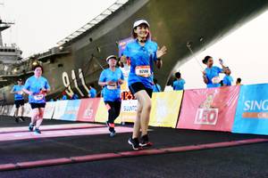 BIB: 9206
                            <button type="button" onclick="openModal(3513292)" class="btn btn-primary btn-sm float-right btn-popup" data-toggle="modal" data-target=".modal-high-quality">
                        <i class="fas fa-shopping-cart"></i> Add to Cart
                    </button>
                                            <button type="button" onclick="isThisMe(3513292, true)" class="btn btn-success btn-sm float-right btn-popup btn-isme hidden" data-toggle="tooltip" data-placement="bottom" title="นี่คือรูปของคุณใช่ไหม คลิกที่นี่เพื่อเอาเข้าอัลบั้ม">
                        <i class="fas fa-plus"></i> Add to album
                    </button>
                    <button type="button" onclick="isThisMe(3513292, false)" class="btn btn-warning btn-sm float-right btn-popup btn-isnotme hidden">
                        <i class="fas fa-ban"></i> Remove from album
                    </button>