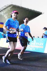 BIB: 407
                            <button type="button" onclick="openModal(3454538)" class="btn btn-primary btn-sm float-right btn-popup" data-toggle="modal" data-target=".modal-high-quality">
                        <i class="fas fa-shopping-cart"></i> Add to Cart
                    </button>
                                            <button type="button" onclick="isThisMe(3454538, true)" class="btn btn-success btn-sm float-right btn-popup btn-isme hidden" data-toggle="tooltip" data-placement="bottom" title="นี่คือรูปของคุณใช่ไหม คลิกที่นี่เพื่อเอาเข้าอัลบั้ม">
                        <i class="fas fa-plus"></i> Add to album
                    </button>
                    <button type="button" onclick="isThisMe(3454538, false)" class="btn btn-warning btn-sm float-right btn-popup btn-isnotme hidden">
                        <i class="fas fa-ban"></i> Remove from album
                    </button>