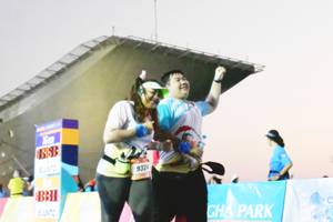 BIB: 932
                            <button type="button" onclick="openModal(3454591)" class="btn btn-primary btn-sm float-right btn-popup" data-toggle="modal" data-target=".modal-high-quality">
                        <i class="fas fa-shopping-cart"></i> Add to Cart
                    </button>
                                            <button type="button" onclick="isThisMe(3454591, true)" class="btn btn-success btn-sm float-right btn-popup btn-isme hidden" data-toggle="tooltip" data-placement="bottom" title="นี่คือรูปของคุณใช่ไหม คลิกที่นี่เพื่อเอาเข้าอัลบั้ม">
                        <i class="fas fa-plus"></i> Add to album
                    </button>
                    <button type="button" onclick="isThisMe(3454591, false)" class="btn btn-warning btn-sm float-right btn-popup btn-isnotme hidden">
                        <i class="fas fa-ban"></i> Remove from album
                    </button>