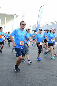 BIB: 921
                            <button type="button" onclick="openModal(3352586)" class="btn btn-primary btn-sm float-right btn-popup" data-toggle="modal" data-target=".modal-high-quality">
                        <i class="fas fa-shopping-cart"></i> Add to Cart
                    </button>
                                            <button type="button" onclick="isThisMe(3352586, true)" class="btn btn-success btn-sm float-right btn-popup btn-isme hidden" data-toggle="tooltip" data-placement="bottom" title="นี่คือรูปของคุณใช่ไหม คลิกที่นี่เพื่อเอาเข้าอัลบั้ม">
                        <i class="fas fa-plus"></i> Add to album
                    </button>
                    <button type="button" onclick="isThisMe(3352586, false)" class="btn btn-warning btn-sm float-right btn-popup btn-isnotme hidden">
                        <i class="fas fa-ban"></i> Remove from album
                    </button>