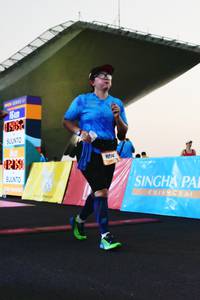 BIB: 904
                            <button type="button" onclick="openModal(3515508)" class="btn btn-primary btn-sm float-right btn-popup" data-toggle="modal" data-target=".modal-high-quality">
                        <i class="fas fa-shopping-cart"></i> Add to Cart
                    </button>
                                            <button type="button" onclick="isThisMe(3515508, true)" class="btn btn-success btn-sm float-right btn-popup btn-isme hidden" data-toggle="tooltip" data-placement="bottom" title="นี่คือรูปของคุณใช่ไหม คลิกที่นี่เพื่อเอาเข้าอัลบั้ม">
                        <i class="fas fa-plus"></i> Add to album
                    </button>
                    <button type="button" onclick="isThisMe(3515508, false)" class="btn btn-warning btn-sm float-right btn-popup btn-isnotme hidden">
                        <i class="fas fa-ban"></i> Remove from album
                    </button>