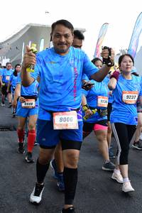 BIB: 9237, 8448, 8006
                            <button type="button" onclick="openModal(3353038)" class="btn btn-primary btn-sm float-right btn-popup" data-toggle="modal" data-target=".modal-high-quality">
                        <i class="fas fa-shopping-cart"></i> Add to Cart
                    </button>
                                            <button type="button" onclick="isThisMe(3353038, true)" class="btn btn-success btn-sm float-right btn-popup btn-isme hidden" data-toggle="tooltip" data-placement="bottom" title="นี่คือรูปของคุณใช่ไหม คลิกที่นี่เพื่อเอาเข้าอัลบั้ม">
                        <i class="fas fa-plus"></i> Add to album
                    </button>
                    <button type="button" onclick="isThisMe(3353038, false)" class="btn btn-warning btn-sm float-right btn-popup btn-isnotme hidden">
                        <i class="fas fa-ban"></i> Remove from album
                    </button>