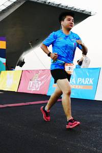 BIB: 917
                            <button type="button" onclick="openModal(3513354)" class="btn btn-primary btn-sm float-right btn-popup" data-toggle="modal" data-target=".modal-high-quality">
                        <i class="fas fa-shopping-cart"></i> Add to Cart
                    </button>
                                            <button type="button" onclick="isThisMe(3513354, true)" class="btn btn-success btn-sm float-right btn-popup btn-isme hidden" data-toggle="tooltip" data-placement="bottom" title="นี่คือรูปของคุณใช่ไหม คลิกที่นี่เพื่อเอาเข้าอัลบั้ม">
                        <i class="fas fa-plus"></i> Add to album
                    </button>
                    <button type="button" onclick="isThisMe(3513354, false)" class="btn btn-warning btn-sm float-right btn-popup btn-isnotme hidden">
                        <i class="fas fa-ban"></i> Remove from album
                    </button>