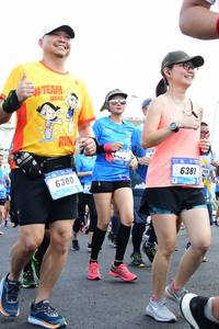 BIB: 63810, 6380
                            <button type="button" onclick="openModal(3345488)" class="btn btn-primary btn-sm float-right btn-popup" data-toggle="modal" data-target=".modal-high-quality">
                        <i class="fas fa-shopping-cart"></i> Add to Cart
                    </button>
                                            <button type="button" onclick="isThisMe(3345488, true)" class="btn btn-success btn-sm float-right btn-popup btn-isme hidden" data-toggle="tooltip" data-placement="bottom" title="นี่คือรูปของคุณใช่ไหม คลิกที่นี่เพื่อเอาเข้าอัลบั้ม">
                        <i class="fas fa-plus"></i> Add to album
                    </button>
                    <button type="button" onclick="isThisMe(3345488, false)" class="btn btn-warning btn-sm float-right btn-popup btn-isnotme hidden">
                        <i class="fas fa-ban"></i> Remove from album
                    </button>