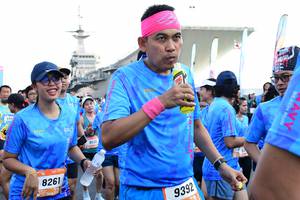 BIB: 8261, 9392
                            <button type="button" onclick="openModal(3352755)" class="btn btn-primary btn-sm float-right btn-popup" data-toggle="modal" data-target=".modal-high-quality">
                        <i class="fas fa-shopping-cart"></i> Add to Cart
                    </button>
                                            <button type="button" onclick="isThisMe(3352755, true)" class="btn btn-success btn-sm float-right btn-popup btn-isme hidden" data-toggle="tooltip" data-placement="bottom" title="นี่คือรูปของคุณใช่ไหม คลิกที่นี่เพื่อเอาเข้าอัลบั้ม">
                        <i class="fas fa-plus"></i> Add to album
                    </button>
                    <button type="button" onclick="isThisMe(3352755, false)" class="btn btn-warning btn-sm float-right btn-popup btn-isnotme hidden">
                        <i class="fas fa-ban"></i> Remove from album
                    </button>