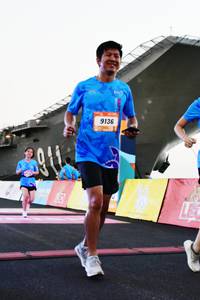 BIB: 9136
                            <button type="button" onclick="openModal(3463045)" class="btn btn-primary btn-sm float-right btn-popup" data-toggle="modal" data-target=".modal-high-quality">
                        <i class="fas fa-shopping-cart"></i> Add to Cart
                    </button>
                                            <button type="button" onclick="isThisMe(3463045, true)" class="btn btn-success btn-sm float-right btn-popup btn-isme hidden" data-toggle="tooltip" data-placement="bottom" title="นี่คือรูปของคุณใช่ไหม คลิกที่นี่เพื่อเอาเข้าอัลบั้ม">
                        <i class="fas fa-plus"></i> Add to album
                    </button>
                    <button type="button" onclick="isThisMe(3463045, false)" class="btn btn-warning btn-sm float-right btn-popup btn-isnotme hidden">
                        <i class="fas fa-ban"></i> Remove from album
                    </button>