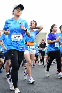 BIB: 6019, 652, 6459
                            <button type="button" onclick="openModal(3345071)" class="btn btn-primary btn-sm float-right btn-popup" data-toggle="modal" data-target=".modal-high-quality">
                        <i class="fas fa-shopping-cart"></i> Add to Cart
                    </button>
                                            <button type="button" onclick="isThisMe(3345071, true)" class="btn btn-success btn-sm float-right btn-popup btn-isme hidden" data-toggle="tooltip" data-placement="bottom" title="นี่คือรูปของคุณใช่ไหม คลิกที่นี่เพื่อเอาเข้าอัลบั้ม">
                        <i class="fas fa-plus"></i> Add to album
                    </button>
                    <button type="button" onclick="isThisMe(3345071, false)" class="btn btn-warning btn-sm float-right btn-popup btn-isnotme hidden">
                        <i class="fas fa-ban"></i> Remove from album
                    </button>