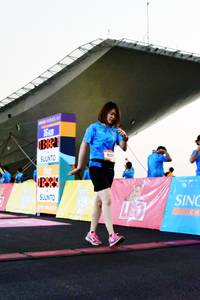 BIB: 833
                            <button type="button" onclick="openModal(3513307)" class="btn btn-primary btn-sm float-right btn-popup" data-toggle="modal" data-target=".modal-high-quality">
                        <i class="fas fa-shopping-cart"></i> Add to Cart
                    </button>
                                            <button type="button" onclick="isThisMe(3513307, true)" class="btn btn-success btn-sm float-right btn-popup btn-isme hidden" data-toggle="tooltip" data-placement="bottom" title="นี่คือรูปของคุณใช่ไหม คลิกที่นี่เพื่อเอาเข้าอัลบั้ม">
                        <i class="fas fa-plus"></i> Add to album
                    </button>
                    <button type="button" onclick="isThisMe(3513307, false)" class="btn btn-warning btn-sm float-right btn-popup btn-isnotme hidden">
                        <i class="fas fa-ban"></i> Remove from album
                    </button>