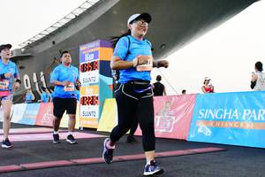 BIB: 060
                            <button type="button" onclick="openModal(3513378)" class="btn btn-primary btn-sm float-right btn-popup" data-toggle="modal" data-target=".modal-high-quality">
                        <i class="fas fa-shopping-cart"></i> Add to Cart
                    </button>
                                            <button type="button" onclick="isThisMe(3513378, true)" class="btn btn-success btn-sm float-right btn-popup btn-isme hidden" data-toggle="tooltip" data-placement="bottom" title="นี่คือรูปของคุณใช่ไหม คลิกที่นี่เพื่อเอาเข้าอัลบั้ม">
                        <i class="fas fa-plus"></i> Add to album
                    </button>
                    <button type="button" onclick="isThisMe(3513378, false)" class="btn btn-warning btn-sm float-right btn-popup btn-isnotme hidden">
                        <i class="fas fa-ban"></i> Remove from album
                    </button>