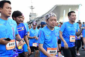 BIB: 8431, 8262, 9899
                            <button type="button" onclick="openModal(3352740)" class="btn btn-primary btn-sm float-right btn-popup" data-toggle="modal" data-target=".modal-high-quality">
                        <i class="fas fa-shopping-cart"></i> Add to Cart
                    </button>
                                            <button type="button" onclick="isThisMe(3352740, true)" class="btn btn-success btn-sm float-right btn-popup btn-isme hidden" data-toggle="tooltip" data-placement="bottom" title="นี่คือรูปของคุณใช่ไหม คลิกที่นี่เพื่อเอาเข้าอัลบั้ม">
                        <i class="fas fa-plus"></i> Add to album
                    </button>
                    <button type="button" onclick="isThisMe(3352740, false)" class="btn btn-warning btn-sm float-right btn-popup btn-isnotme hidden">
                        <i class="fas fa-ban"></i> Remove from album
                    </button>