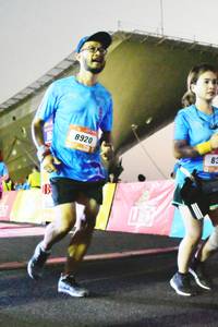 BIB: 8920
                            <button type="button" onclick="openModal(3454681)" class="btn btn-primary btn-sm float-right btn-popup" data-toggle="modal" data-target=".modal-high-quality">
                        <i class="fas fa-shopping-cart"></i> Add to Cart
                    </button>
                                            <button type="button" onclick="isThisMe(3454681, true)" class="btn btn-success btn-sm float-right btn-popup btn-isme hidden" data-toggle="tooltip" data-placement="bottom" title="นี่คือรูปของคุณใช่ไหม คลิกที่นี่เพื่อเอาเข้าอัลบั้ม">
                        <i class="fas fa-plus"></i> Add to album
                    </button>
                    <button type="button" onclick="isThisMe(3454681, false)" class="btn btn-warning btn-sm float-right btn-popup btn-isnotme hidden">
                        <i class="fas fa-ban"></i> Remove from album
                    </button>