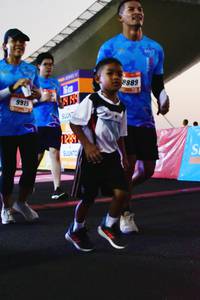 BIB: 889, 9919
                            <button type="button" onclick="openModal(3515573)" class="btn btn-primary btn-sm float-right btn-popup" data-toggle="modal" data-target=".modal-high-quality">
                        <i class="fas fa-shopping-cart"></i> Add to Cart
                    </button>
                                            <button type="button" onclick="isThisMe(3515573, true)" class="btn btn-success btn-sm float-right btn-popup btn-isme hidden" data-toggle="tooltip" data-placement="bottom" title="นี่คือรูปของคุณใช่ไหม คลิกที่นี่เพื่อเอาเข้าอัลบั้ม">
                        <i class="fas fa-plus"></i> Add to album
                    </button>
                    <button type="button" onclick="isThisMe(3515573, false)" class="btn btn-warning btn-sm float-right btn-popup btn-isnotme hidden">
                        <i class="fas fa-ban"></i> Remove from album
                    </button>